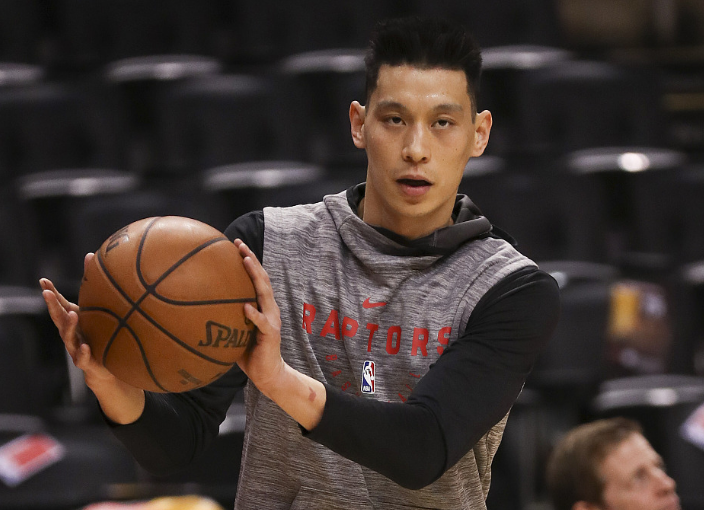 九游综合娱乐服务-包含皇家马德里训练开放日，赛前调整名单引欢呼，社区盾在即，身体对抗强度拉满的词条